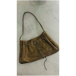 Steve Madden small magnet snap handbag in gold tone